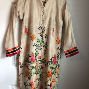 pakistani 3 piece suit.. party wear ..